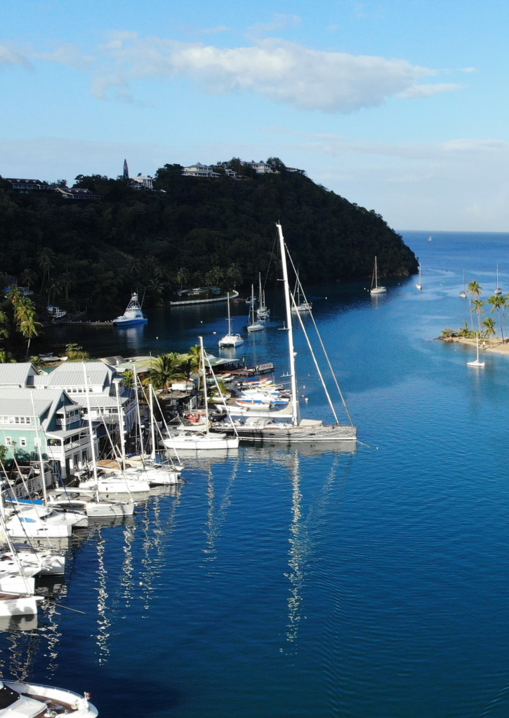 Vue aérienne de la baie de Marigot, Sainte-Lucie.